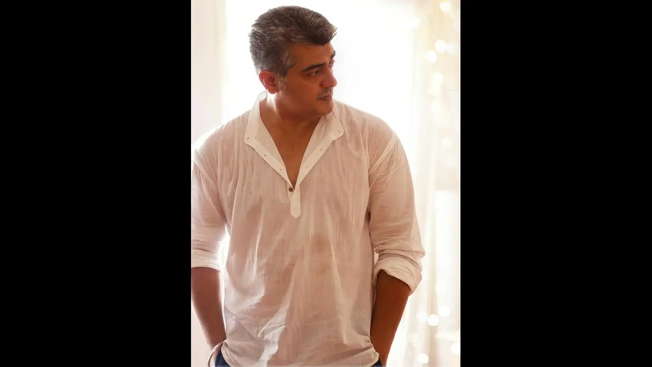 அஜித்தா இவர்? உடல் எடை கூடி வயதான தோற்றத்தில் அல்டிமேட் ஸ்டார்! வீடு திரும்பும் வைரல் வீடியோ இதோ ! அஜித்தா இவர்? உடல் எடை கூடி வயதான தோற்றத்தில் அல்டிமேட் ஸ்டார்! வீடு திரும்பும் வைரல் வீடியோ இதோ !