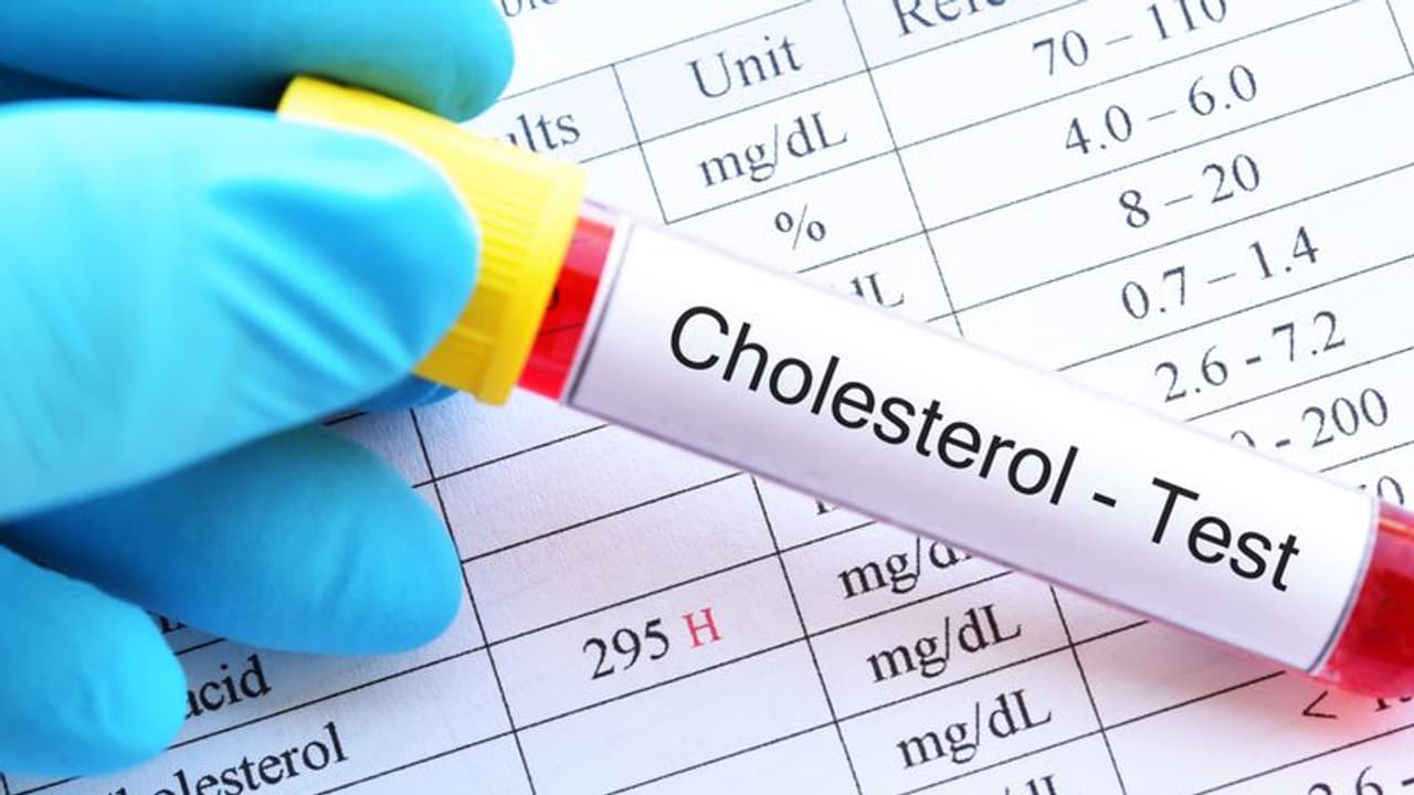 Cholesterol : ഉയർന്ന കൊളസ്ട്രോൾ കുറയ്ക്കാൻ സഹായിക്കുന്ന നാല് തരം ജ്യൂസുകൾ
