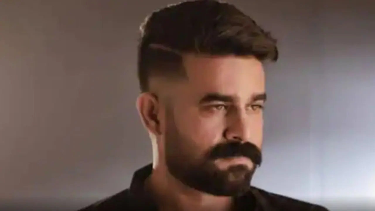 അന്വേഷണ സംഘത്തിന് മുന്നിൽ ഹാജരാകാൻ സമയം തേടി വിജയ് ബാബു; നടക്കില്ലെന്ന് പൊലീസ്