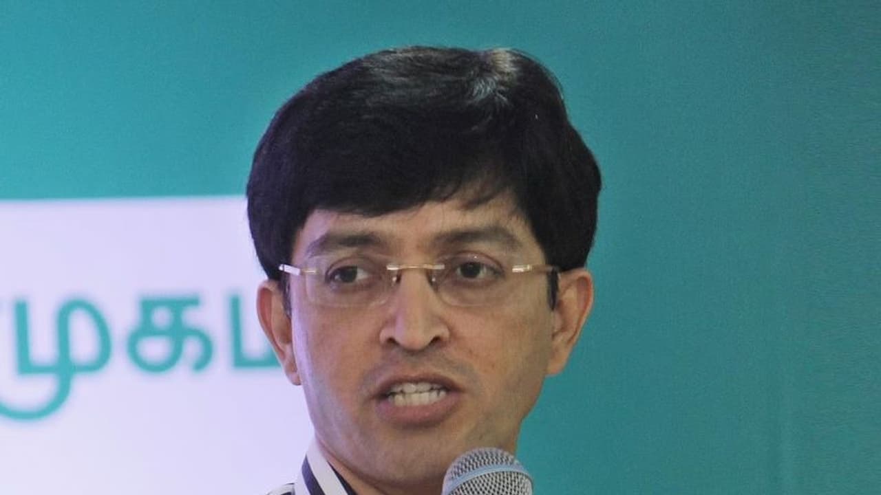 சமஸ்கிருத மொழியில் உறுதிமொழியேற்ற விவகாரம்... ராதாகிருஷ்ணன் கண்டனம்!! சமஸ்கிருத மொழியில் உறுதிமொழியேற்ற விவகாரம்... ராதாகிருஷ்ணன் கண்டனம்!!