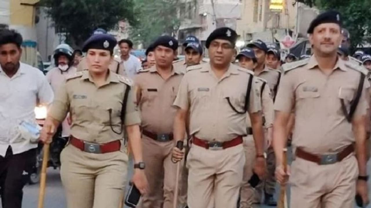 उत्तराखंड: जलालपुर बवाल के बाद गांवों में पुलिस बल तैनात, ईद के मद्देनजर अफसरों की बैठक का दौर जारी