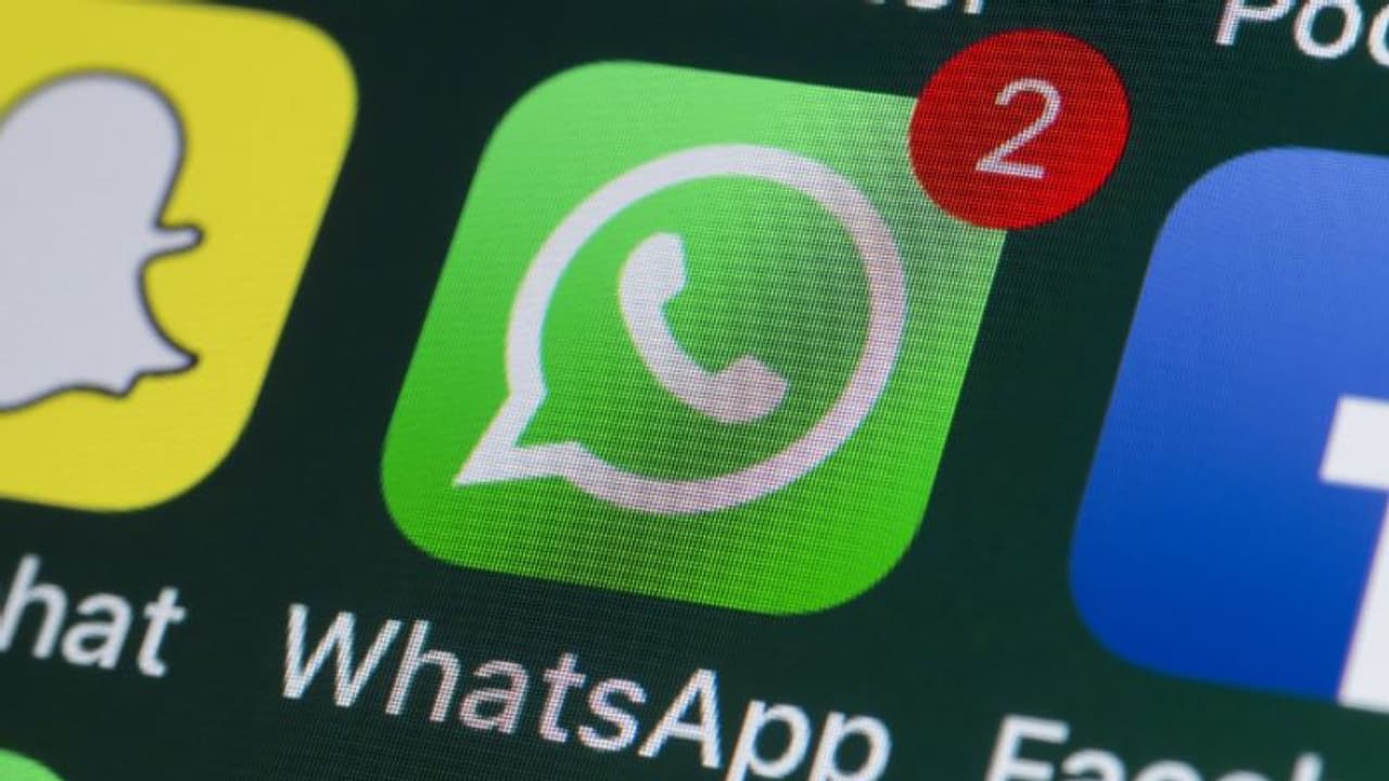 WhatsApp यूजर्स जल्द ही स्टेटस अपडेट में इमोजी रिएक्शन का कर पाएंगे इस्तेमाल, चैटिंग करना होगा मजेदार WhatsApp यूजर्स जल्द ही स्टेटस अपडेट में इमोजी रिएक्शन का कर पाएंगे इस्तेमाल, चैटिंग करना होगा मजेदार