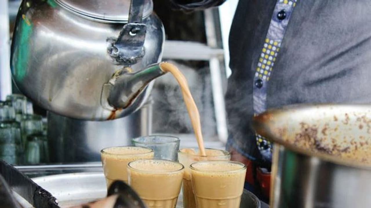 முஸ்லீம் கடையில் டீ குடிச்சா ஆண்மைக்குறைவு ஏற்படுமாம்.. சர்ச்சை பேச்சால் வசமாக சிக்கிய மூத்த அரசியல்வாதி கைது முஸ்லீம் கடையில் டீ குடிச்சா ஆண்மைக்குறைவு ஏற்படுமாம்.. சர்ச்சை பேச்சால் வசமாக சிக்கிய மூத்த அரசியல்வாதி கைது