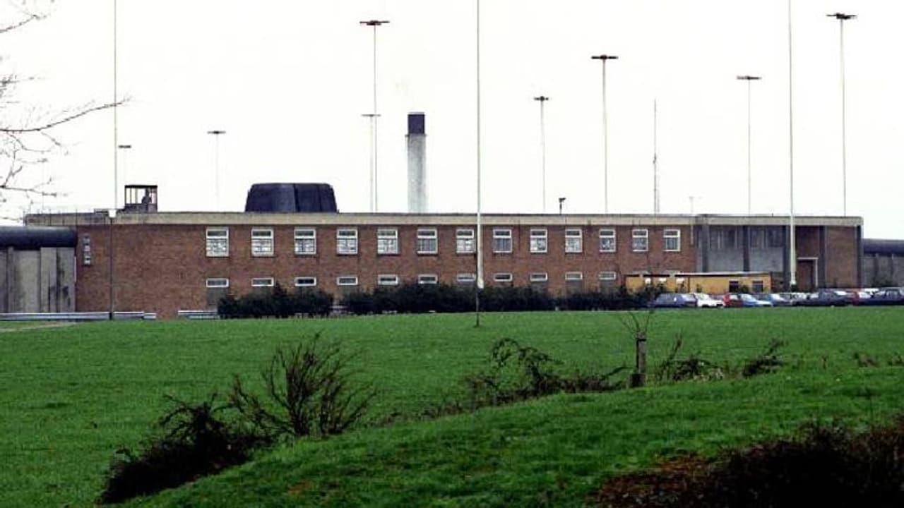 കൊടുംകുറ്റവാളികളെയടക്കം പാർപ്പിച്ച ജയിലിൽ തടവുകാർക്കായി യോഗ, ടെന്നീസ്, നാടകം, ഡിന്നർ പാർട്ടി... കൊടുംകുറ്റവാളികളെയടക്കം പാർപ്പിച്ച ജയിലിൽ തടവുകാർക്കായി യോഗ, ടെന്നീസ്, നാടകം, ഡിന്നർ പാർട്ടി...