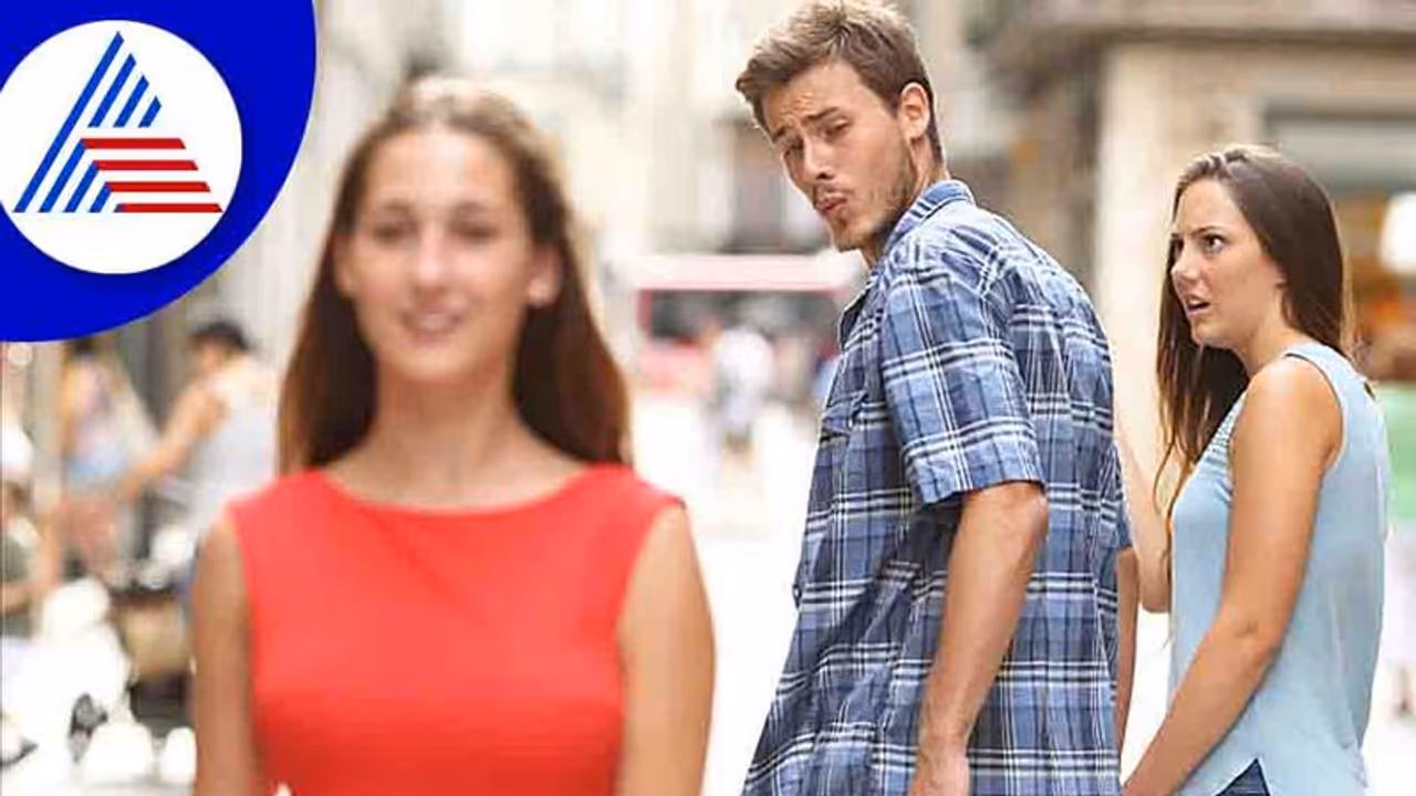 Love Story : ಪ್ರೀತಿಸಿದ ಹುಡುಗ, ಬೇರೆ ಹುಡ್ಗೀರನ್ನು ಗುರಾಯಿಸ್ತಿದ್ರೆ ಏನ್ ಮಾಡೋದು ಸ್ವಾಮಿ? Love Story : ಪ್ರೀತಿಸಿದ ಹುಡುಗ, ಬೇರೆ ಹುಡ್ಗೀರನ್ನು ಗುರಾಯಿಸ್ತಿದ್ರೆ ಏನ್ ಮಾಡೋದು ಸ್ವಾಮಿ?