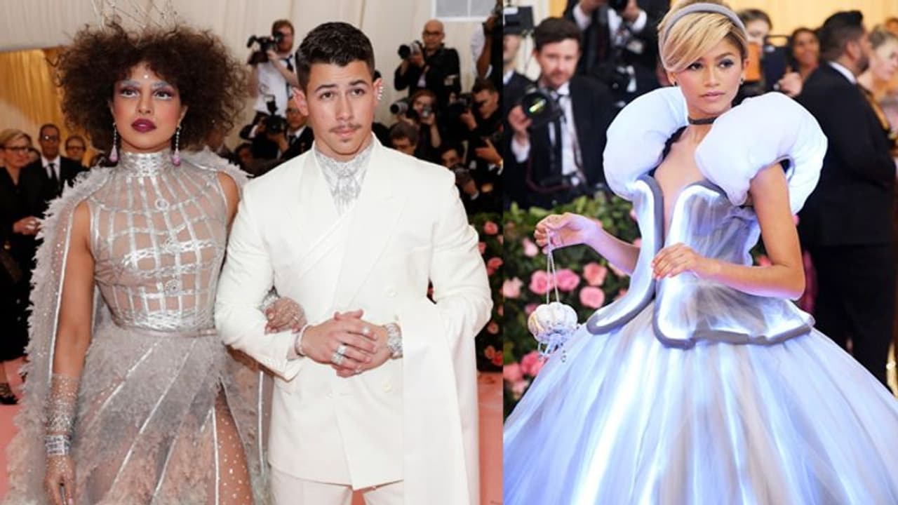 Met Gala 2022: न कर सकेंगे स्मोकिंग और न खाने में मिलेगा ये सब, इन पाबंदियों के बीच शुरू होगा इवेंट Met Gala 2022: न कर सकेंगे स्मोकिंग और न खाने में मिलेगा ये सब, इन पाबंदियों के बीच शुरू होगा इवेंट