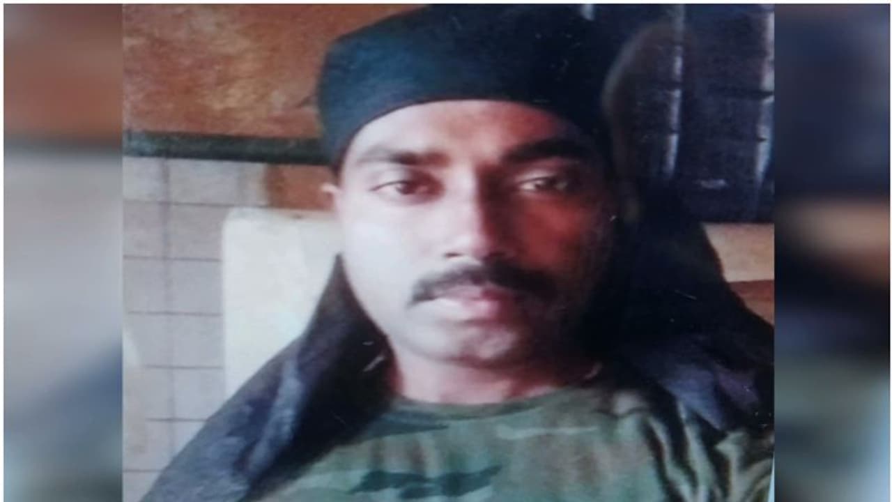  കൊല്ലത്ത് സൈനികൻ ട്രെയിൻ തട്ടി മരിച്ചു; ആത്മഹത്യ പ്രവണതയുണ്ടായിരുന്നുവെന്ന് ബന്ധുക്കള്‍