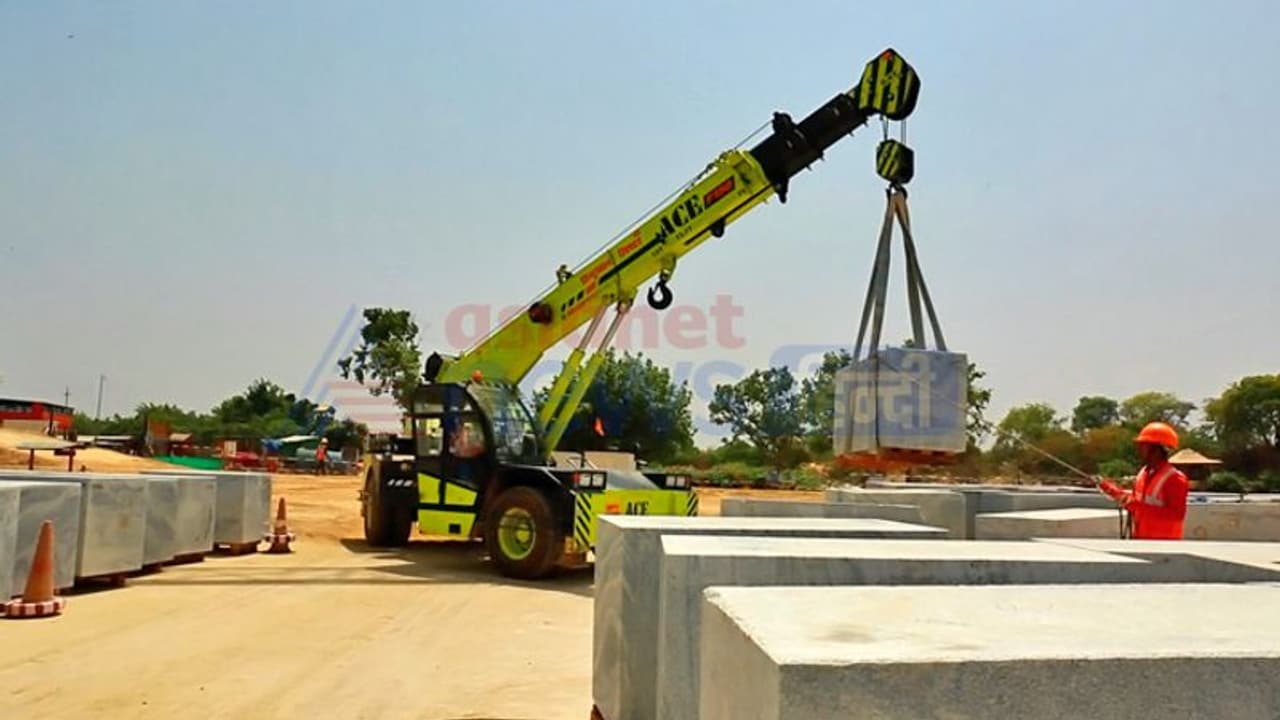 మహబూబాబాద్‌లో రోడ్డు ప్రమాదంపై దర్యాప్తు: మృతదేహలకు పోస్టు మార్టం పూర్తి