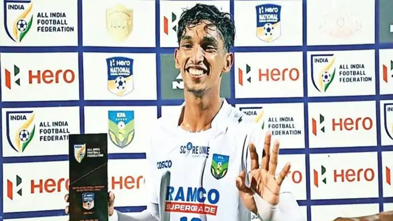 सच हुआ ऑटो चालक का सपना, बेटा बना केरल में फुटबाल की नई सनसनी सच हुआ ऑटो चालक का सपना, बेटा बना केरल में फुटबाल की नई सनसनी