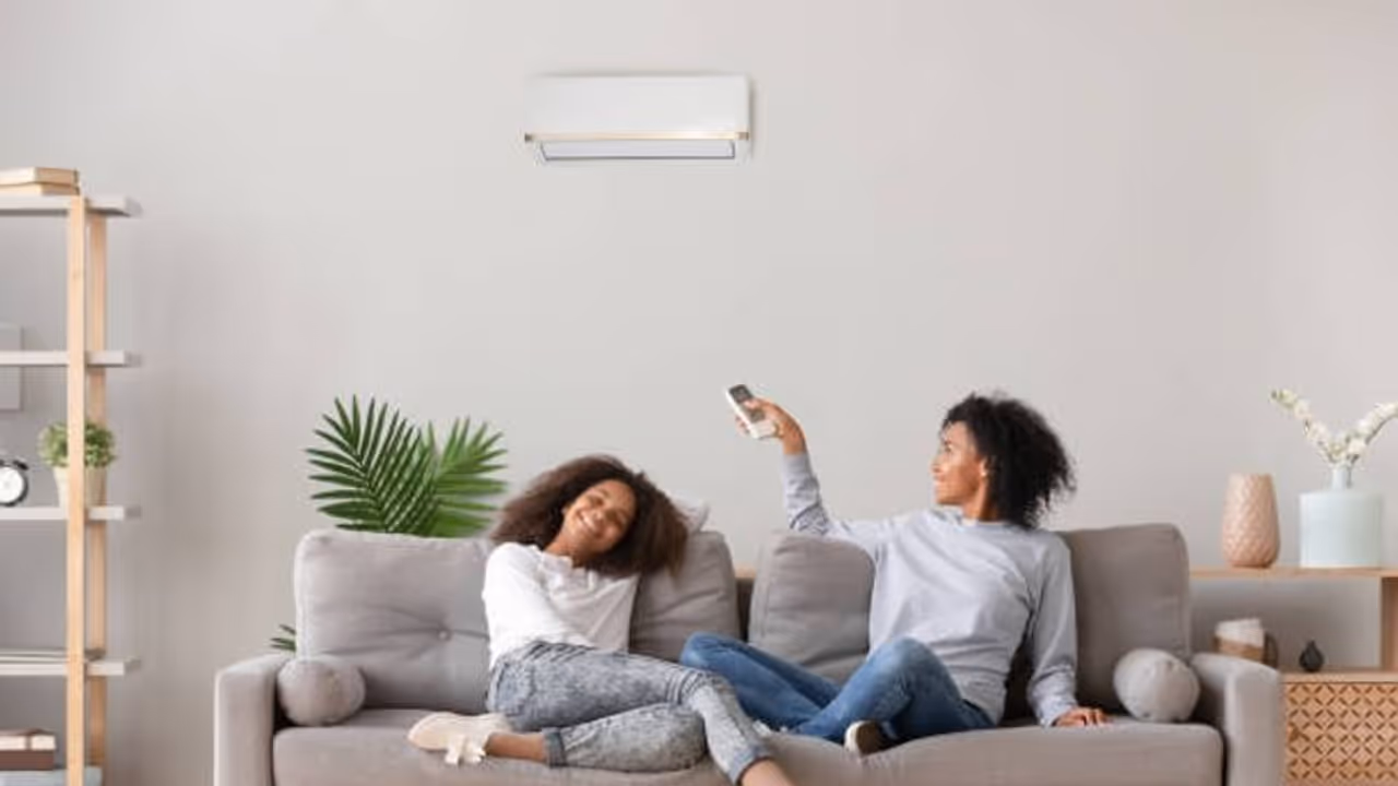 கோடையில் ஏசியால் கரண்ட் பில் அதிகமா? உங்க பணத்தை மிச்சப்படுத்த இதை ஃபாலோ பண்ணுங்க...!! கோடையில் ஏசியால் கரண்ட் பில் அதிகமா? உங்க பணத்தை மிச்சப்படுத்த இதை ஃபாலோ பண்ணுங்க...!!