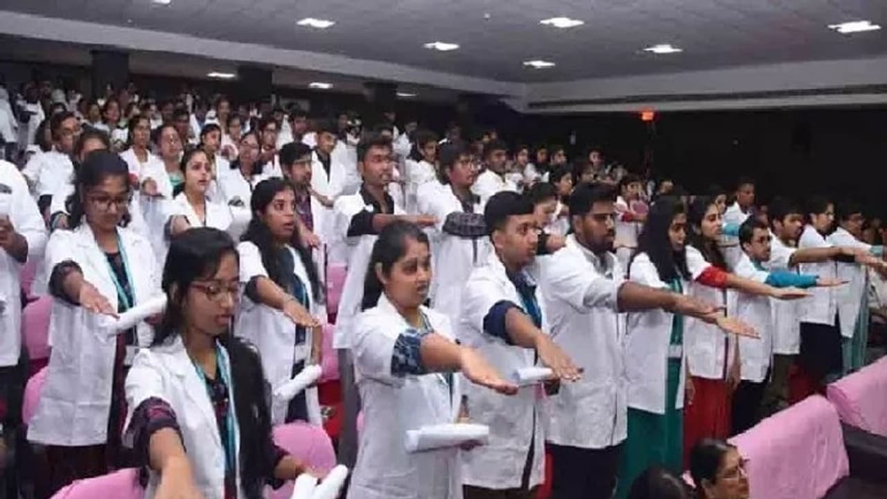 தமிழகத்தில் 6 மாவட்டங்களில் மருத்துவக் கல்லூரிகள் அமைப்பதற்கு மத்திய அரசு மறுப்பு..! அன்புமணி ஆவேசம்