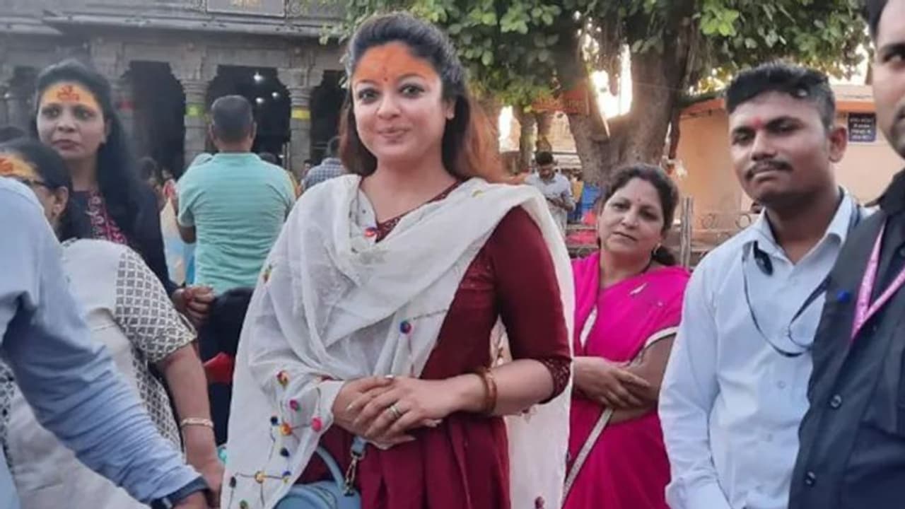 मलाइका अरोड़ा के बाद तनुश्री दत्ता का हुआ एक्सीडेंट, महाकाल के दर्शन करने जाते वक्त घटी घटना मलाइका अरोड़ा के बाद तनुश्री दत्ता का हुआ एक्सीडेंट, महाकाल के दर्शन करने जाते वक्त घटी घटना