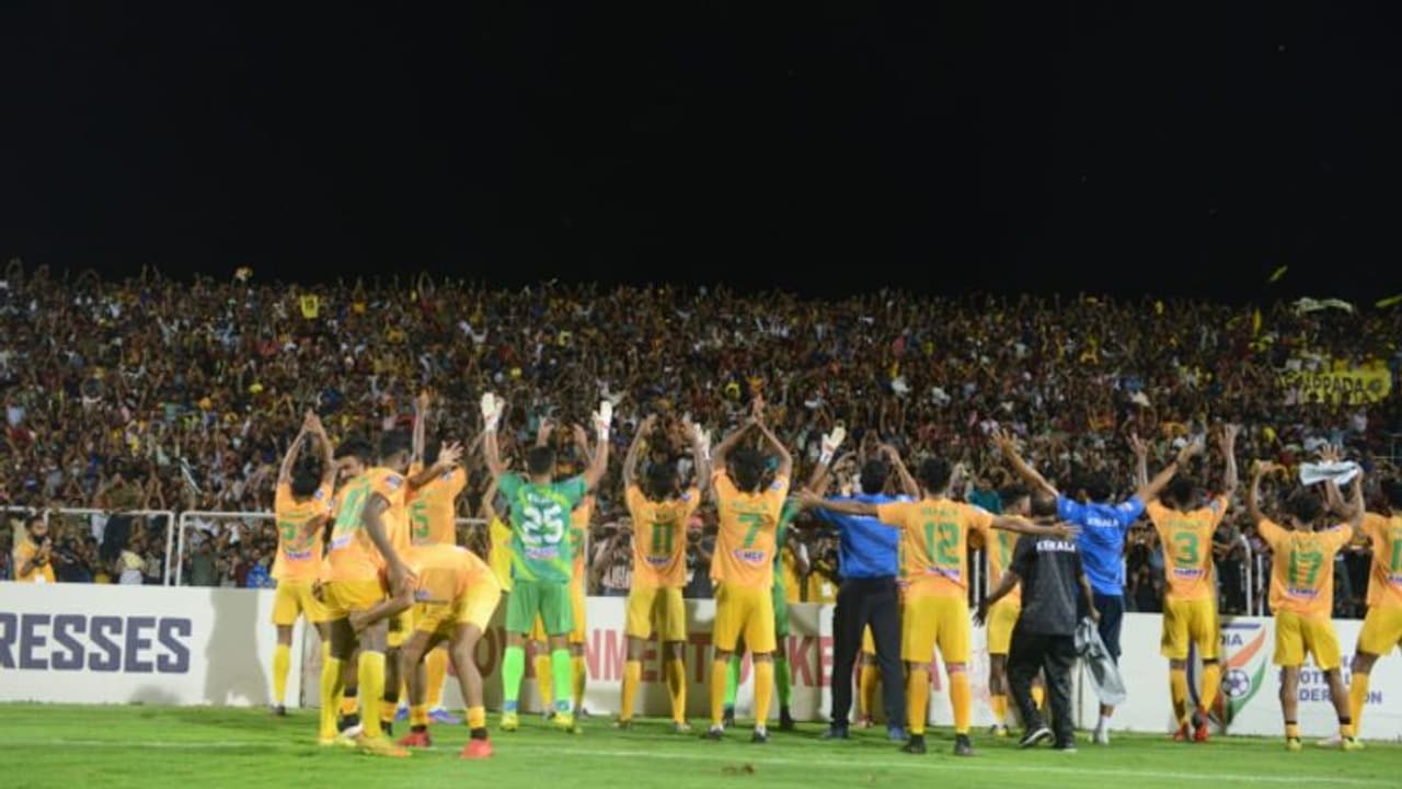 Santosh Trophy : മലപ്പുറം സന്തോഷ് ട്രോഫി: ചരിത്രം ഈ ടൂർണമെന്‍റ്; ആരാധകർക്ക് ബിഗ് സല്യൂട്ട് 