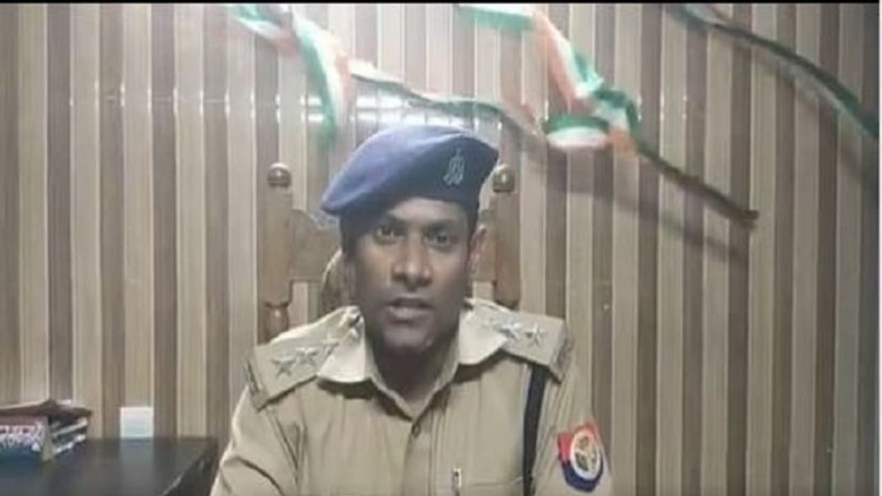 हिंदू जागरण मंच के नेता की हत्या कर लाश चौराहे पर लटकाने की धमकी, जांच में जुटी पुलिस हिंदू जागरण मंच के नेता की हत्या कर लाश चौराहे पर लटकाने की धमकी, जांच में जुटी पुलिस