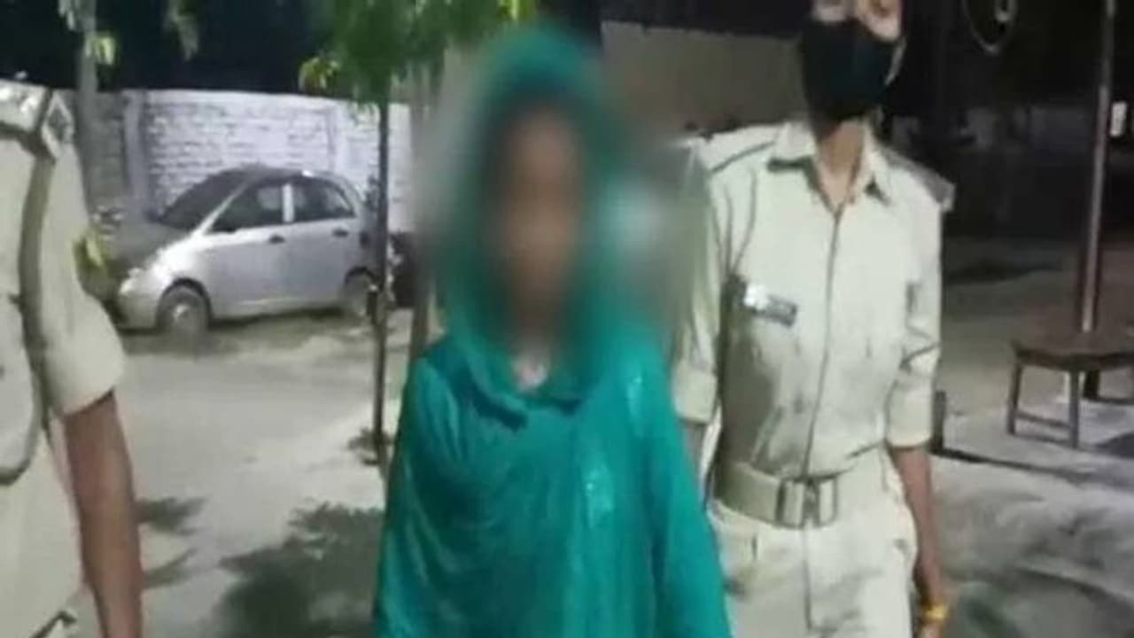 ഭർത്താവ് കൊലക്കുറ്റത്തിന് ജയിലിൽ, 'മരിച്ച' ഭാര്യയെ കാമുകനൊപ്പം കണ്ടെത്തി! ഭർത്താവ് കൊലക്കുറ്റത്തിന് ജയിലിൽ, 'മരിച്ച' ഭാര്യയെ കാമുകനൊപ്പം കണ്ടെത്തി!