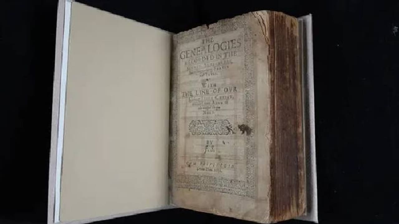 അച്ചടിപ്പിശക്, ബൈബിളിൽ 'നീ വ്യഭിചരിക്കരുത്' എന്നതിന് പകരം 'നീ വ്യഭിചരിക്കുക', കോപ്പി കണ്ടെത്തി അച്ചടിപ്പിശക്, ബൈബിളിൽ 'നീ വ്യഭിചരിക്കരുത്' എന്നതിന് പകരം 'നീ വ്യഭിചരിക്കുക', കോപ്പി കണ്ടെത്തി