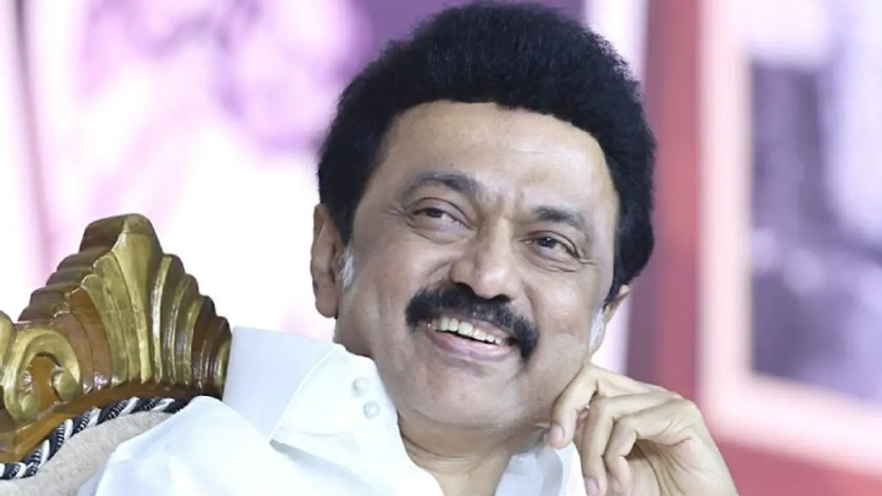 கலைஞர் அறக்கட்டளை சார்பில் 2 லட்சம் ரூபாய் நிதியுதவி..உதவி தொகையை வழங்கிய முதலமைச்சர் மு.க.ஸ்டாலின் .. கலைஞர் அறக்கட்டளை சார்பில் 2 லட்சம் ரூபாய் நிதியுதவி..உதவி தொகையை வழங்கிய முதலமைச்சர் மு.க.ஸ்டாலின் ..