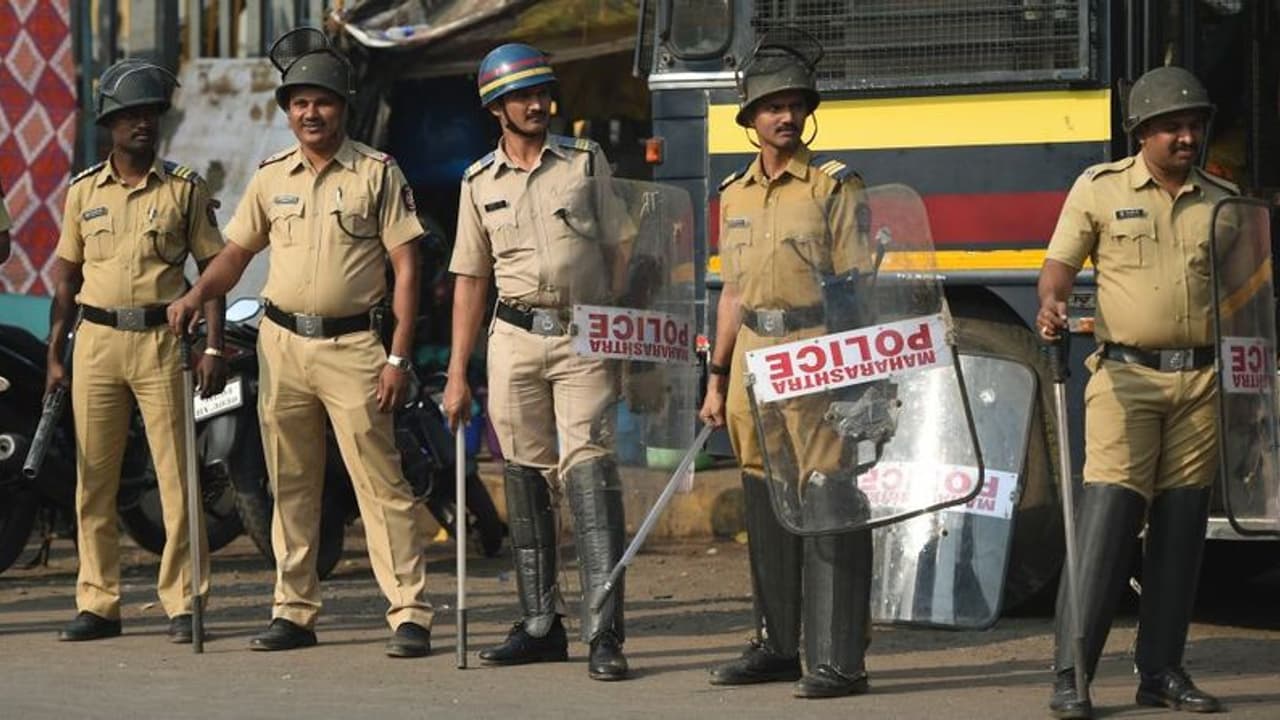 Maharashtra: లౌడ్ స్పీక‌ర్ల వివాదం.. పోలీసుల స్ట్రాంగ్ వార్నింగ్ ! 