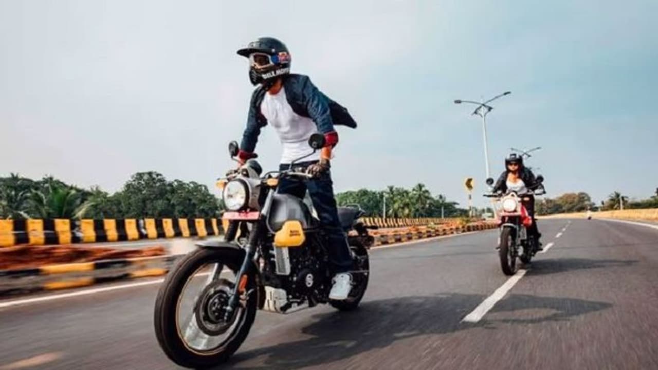 Royal Enfield:పెరిగిన రాయల్ ఎన్ఫీల్డ్ అమ్మకాలు.. గతేడాదితో పోలిస్తే ఎగుమతులు రెట్టింపు.. Royal Enfield:పెరిగిన రాయల్ ఎన్ఫీల్డ్ అమ్మకాలు.. గతేడాదితో పోలిస్తే ఎగుమతులు రెట్టింపు..