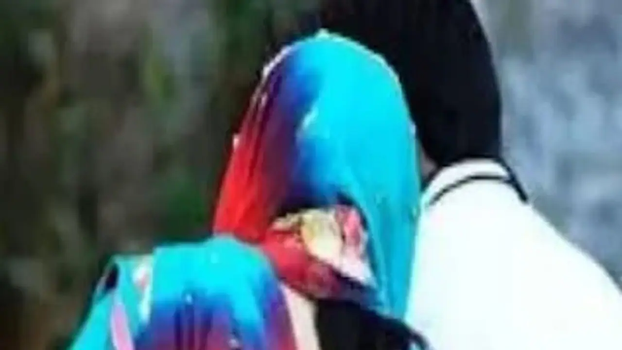 கள்ளக்காதலியுடன் உல்லாசமாக இருக்க போட்டா போட்டி.. ஆத்திரத்தில் நண்பனை குத்திக்கொன்ற அதிர்ச்சி சம்பவம்.!