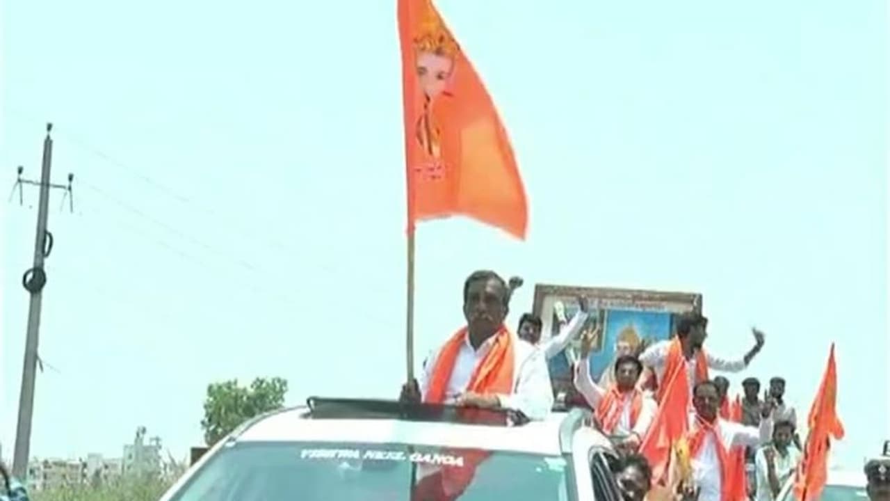 ಯಾದಗಿರಿಯಲ್ಲಿ ಅದ್ದೂರಿ ಬಸವೇಶ್ವರ ಜಯಂತಿ ಆಚರಣೆ, ಕಾರು, ಬೈಕ್ ರ್ಯಾಲಿ, ರಾಜೂಗೌಡ ಸಖತ್ ಡ್ಯಾನ್ಸ್ ಯಾದಗಿರಿಯಲ್ಲಿ ಅದ್ದೂರಿ ಬಸವೇಶ್ವರ ಜಯಂತಿ ಆಚರಣೆ, ಕಾರು, ಬೈಕ್ ರ್ಯಾಲಿ, ರಾಜೂಗೌಡ ಸಖತ್ ಡ್ಯಾನ್ಸ್