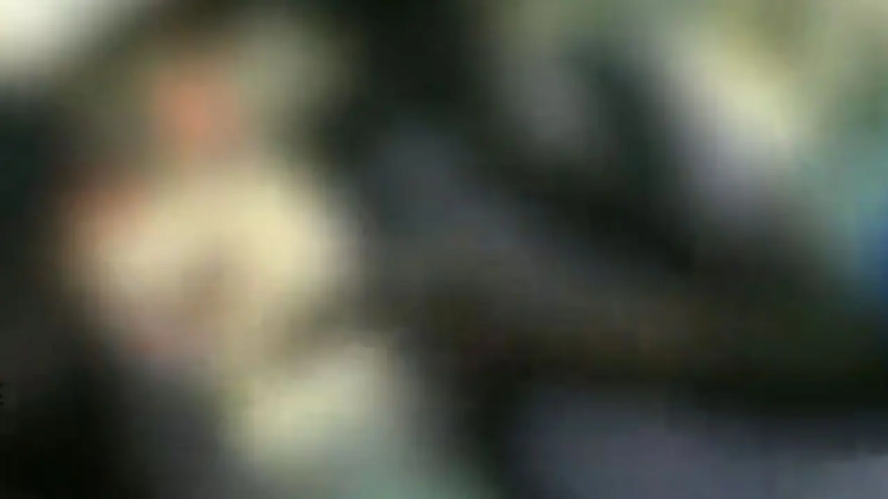 எங்ககிட்ட வச்சுக்கிட்டா பஸ் போகாது.. நடத்துனரை மிரட்டும் மாணவன்..! எங்ககிட்ட வச்சுக்கிட்டா பஸ் போகாது.. நடத்துனரை மிரட்டும் மாணவன்..!