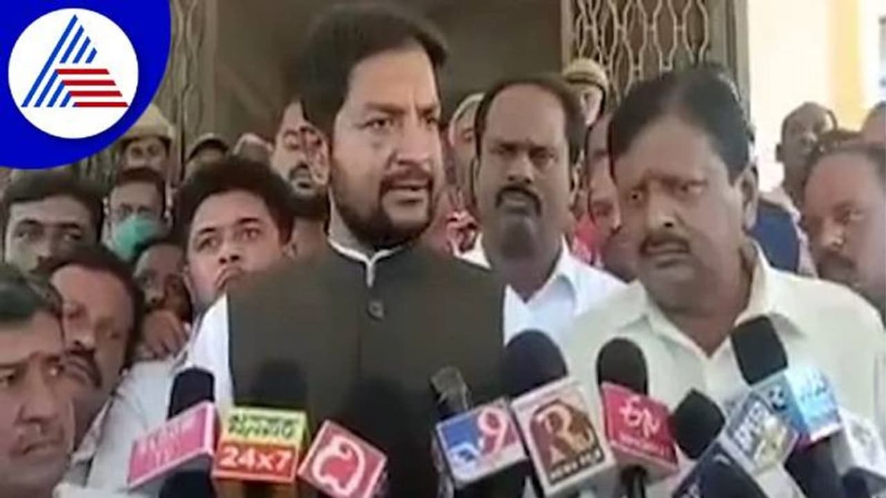 ಇನ್ಫೋಸಿಸ್ ಸಹಯೋಗದಲ್ಲಿ ಪ್ರತಿ ಗ್ರಾಮ ಪಂಚಾಯಿತಿಗೊಂದು ಮಾದರಿ ಶಾಲೆ ಶೀಘ್ರ: ಶಾಸಕ ಶರತ್ ಬಚ್ಚೇಗೌಡ