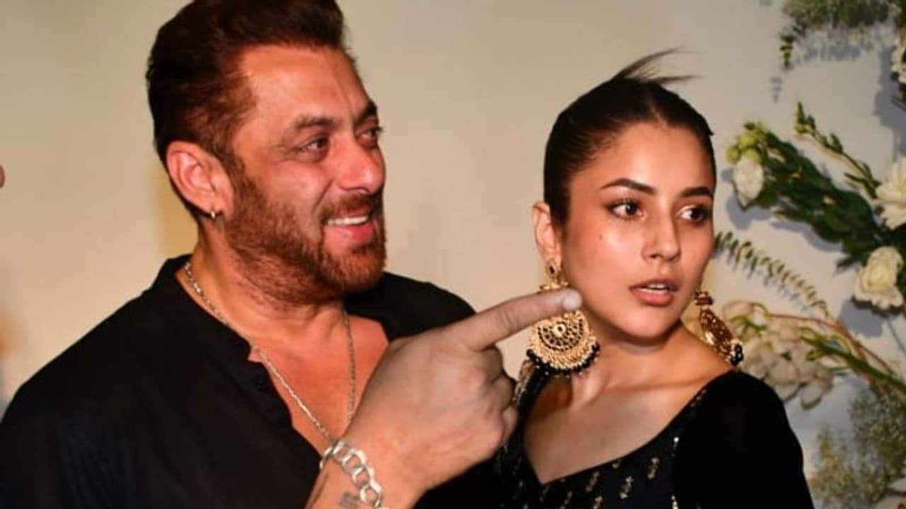 সলমনের পর সঞ্জয়? ‘কভি ঈদ কভি দিওয়ালি’ র পর কি শেহনাজের ঝুলিতে আবার নতুন ছবি সলমনের পর সঞ্জয়? ‘কভি ঈদ কভি দিওয়ালি’ র পর কি শেহনাজের ঝুলিতে আবার নতুন ছবি