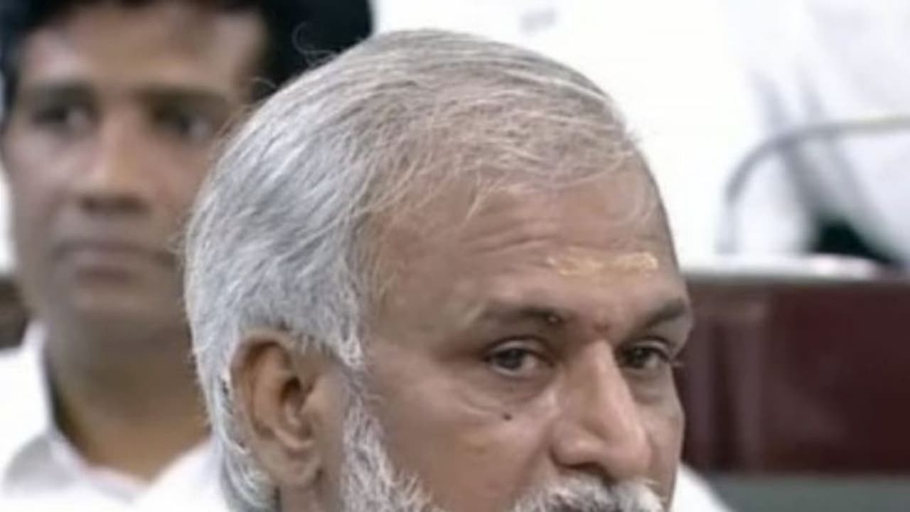 அரசைப் பார்த்து ஜீயர்கள் என்ன கூறினாலும் அவர்கள் மீது நடவடிக்கை எடுக்கமாட்டோம்.. பதுங்கிய சேகர் பாபு.