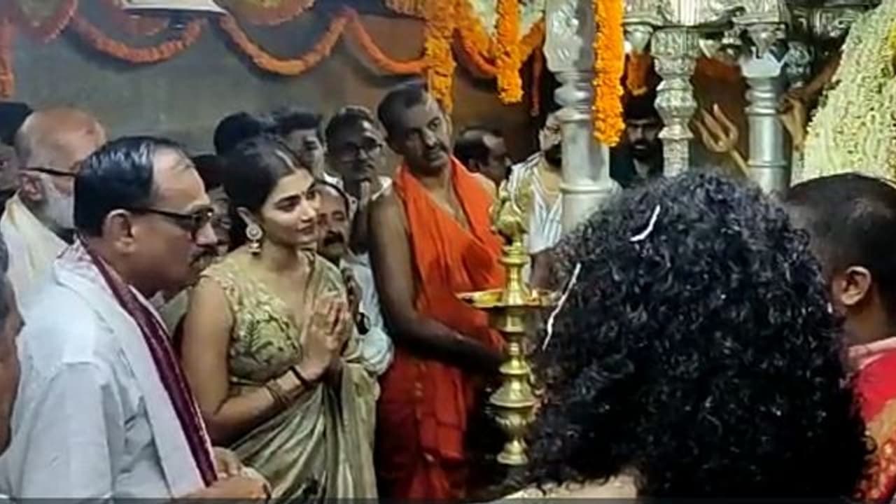 Udupi: ಖ್ಯಾತ ನಟಿ ಪೂಜಾ ಹೆಗ್ಡೆಗೆ ಸಿಕ್ತು ಕಾಪು ಮಾರಿಯಮ್ಮನ ಅಭಯ