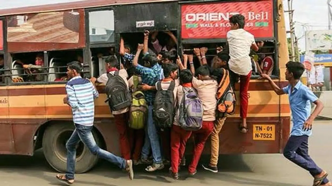 பேருந்தில் தொங்கி செல்லும் மாணவர்களுக்கு எச்சரிக்கை! டிரைவர், நடத்துநருக்கு புதிய உத்தரவிட்ட போக்குவரத்துதுறை பேருந்தில் தொங்கி செல்லும் மாணவர்களுக்கு எச்சரிக்கை! டிரைவர், நடத்துநருக்கு புதிய உத்தரவிட்ட போக்குவரத்துதுறை