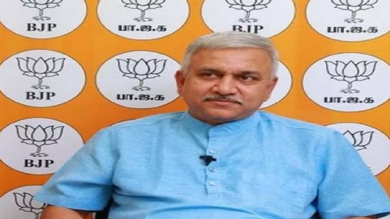 தருமபுர ஆதீனத்திற்கு பல்லாக்கு தூக்க தடை... நாராயணன் திருப்பதி கண்டனம்!!