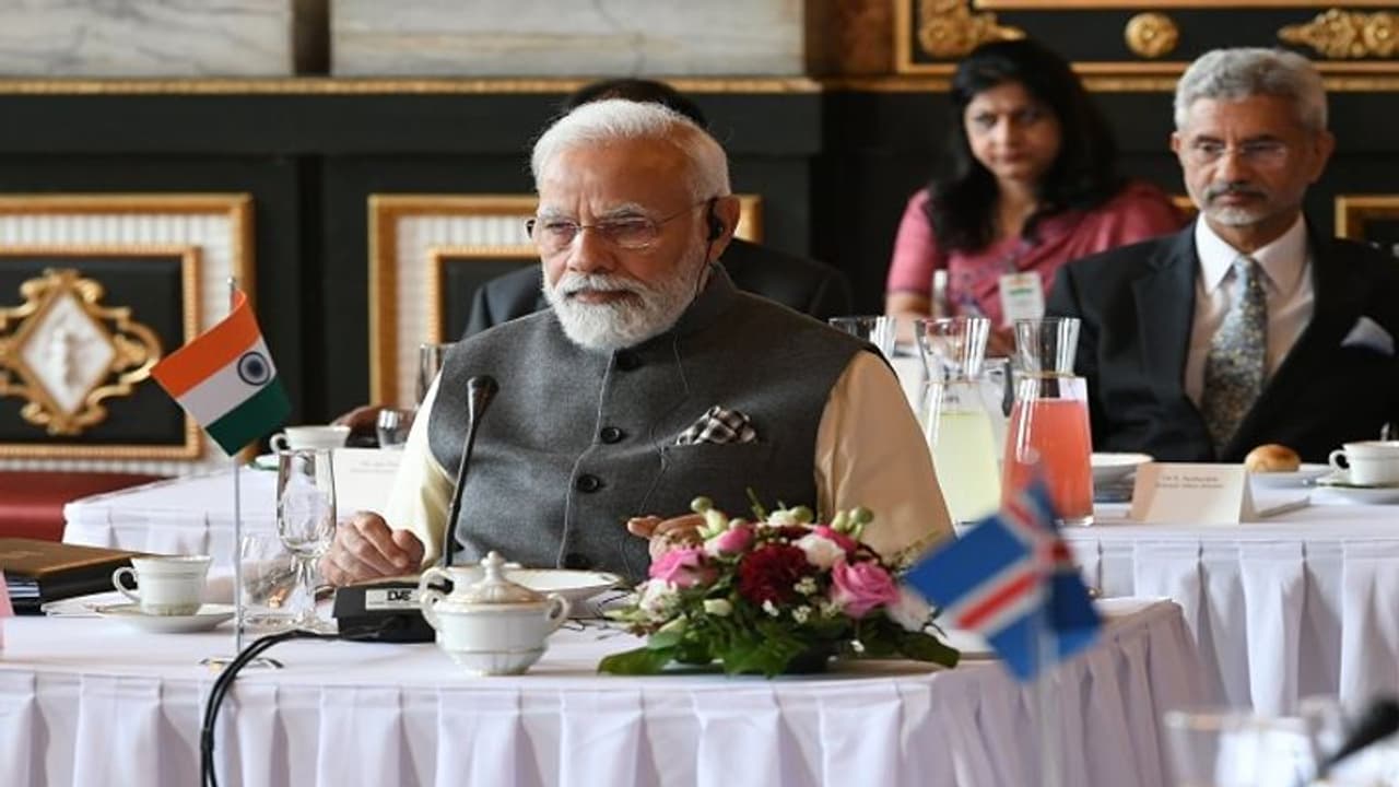 সময় নষ্ট করতে রাজি নন, ইউরোপ সফর সেরেই দেশের আবহাওয়া পরিস্থিতি নিয়ে বৈঠকে মোদী সময় নষ্ট করতে রাজি নন, ইউরোপ সফর সেরেই দেশের আবহাওয়া পরিস্থিতি নিয়ে বৈঠকে মোদী