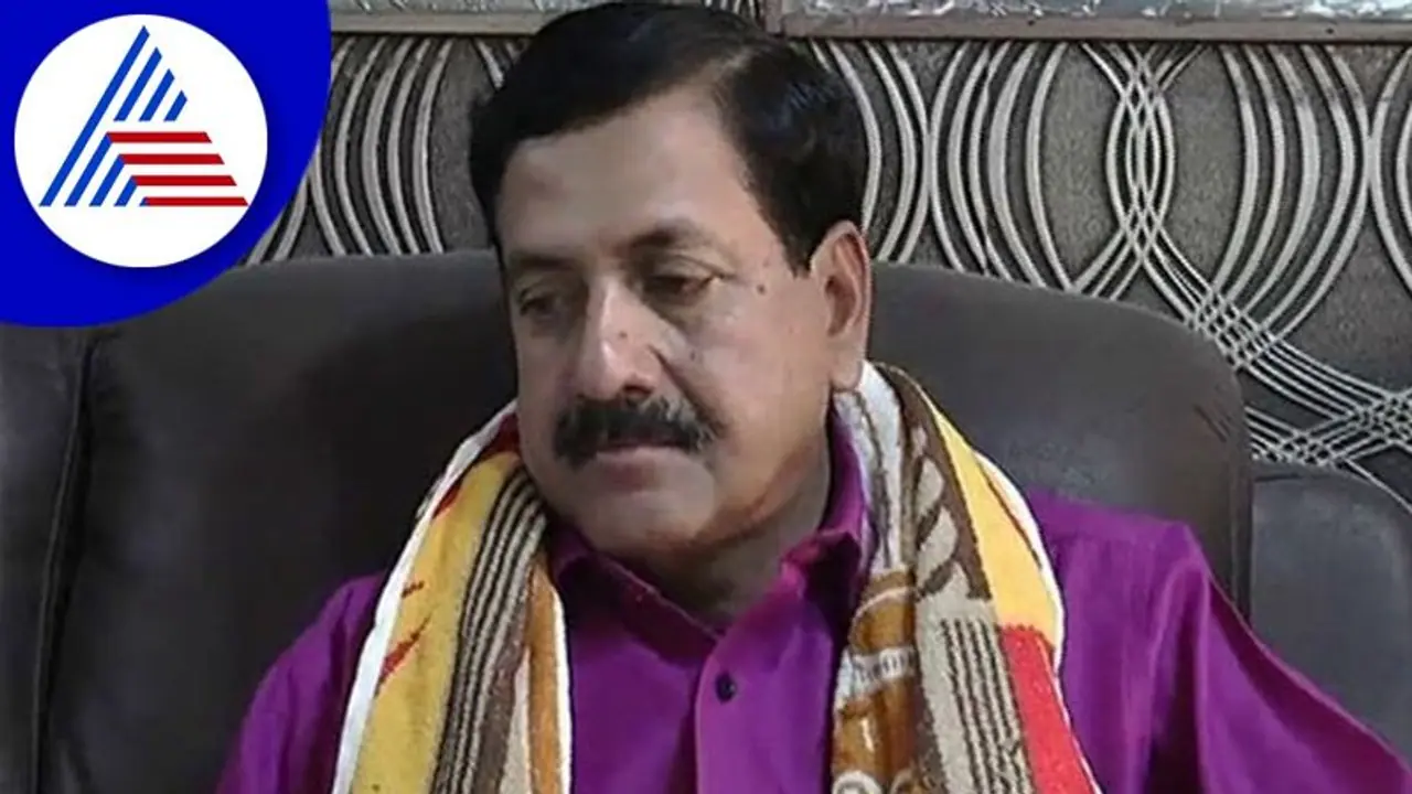 PSI Recruitment Scam: ಪ್ರಾಮಾಣಿಕರಿಗೆ ಕೆಲಸ ನೀಡಿ ತಪ್ಪಿತಸ್ಥರಿಗೆ ಶಿಕ್ಷೆ ಕೊಡಿ: ವೈ.ಎಸ್.ವಿ.ದತ್ತಾ PSI Recruitment Scam: ಪ್ರಾಮಾಣಿಕರಿಗೆ ಕೆಲಸ ನೀಡಿ ತಪ್ಪಿತಸ್ಥರಿಗೆ ಶಿಕ್ಷೆ ಕೊಡಿ: ವೈ.ಎಸ್.ವಿ.ದತ್ತಾ