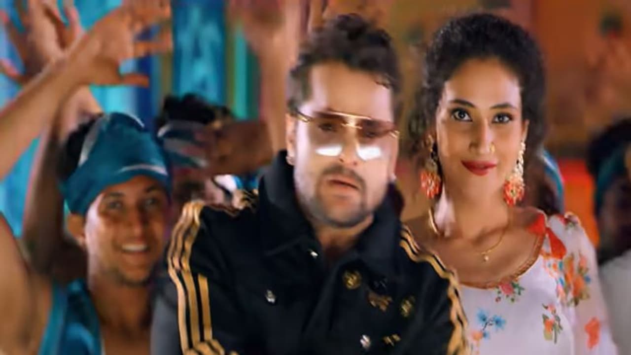 नथुनिया सॉन्ग को मिले 5 लाख व्यूज, जश्न मनाते हुए खेसारी लाल यादव ने पवन सिंह पर साधा निशाना नथुनिया सॉन्ग को मिले 5 लाख व्यूज, जश्न मनाते हुए खेसारी लाल यादव ने पवन सिंह पर साधा निशाना