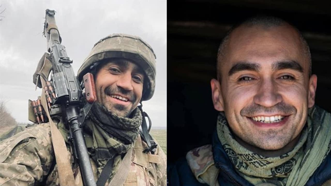 न्यूज कवर करते समय देखा कुछ ऐसा कि कलम छोड़कर हथियार उठा लिए, युद्ध लड़ते हुए मारा गया ये जर्नलिस्ट न्यूज कवर करते समय देखा कुछ ऐसा कि कलम छोड़कर हथियार उठा लिए, युद्ध लड़ते हुए मारा गया ये जर्नलिस्ट