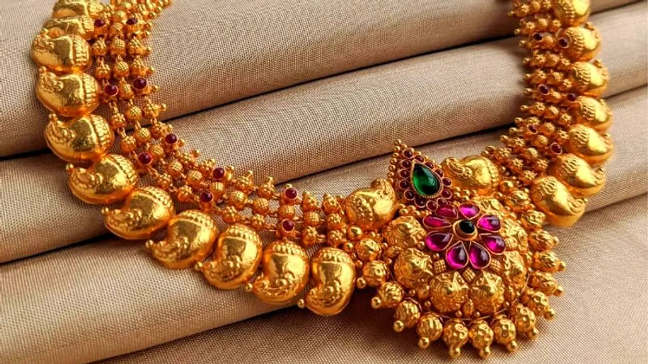 Gold and Silver Price: ಚಿನ್ನ ಬೆಳ್ಳಿ ಇಂದಿನ ಬೆಲೆ ಎಷ್ಟು? ಇಲ್ಲಿದೆ ಮಾಹಿತಿ Gold and Silver Price: ಚಿನ್ನ ಬೆಳ್ಳಿ ಇಂದಿನ ಬೆಲೆ ಎಷ್ಟು? ಇಲ್ಲಿದೆ ಮಾಹಿತಿ