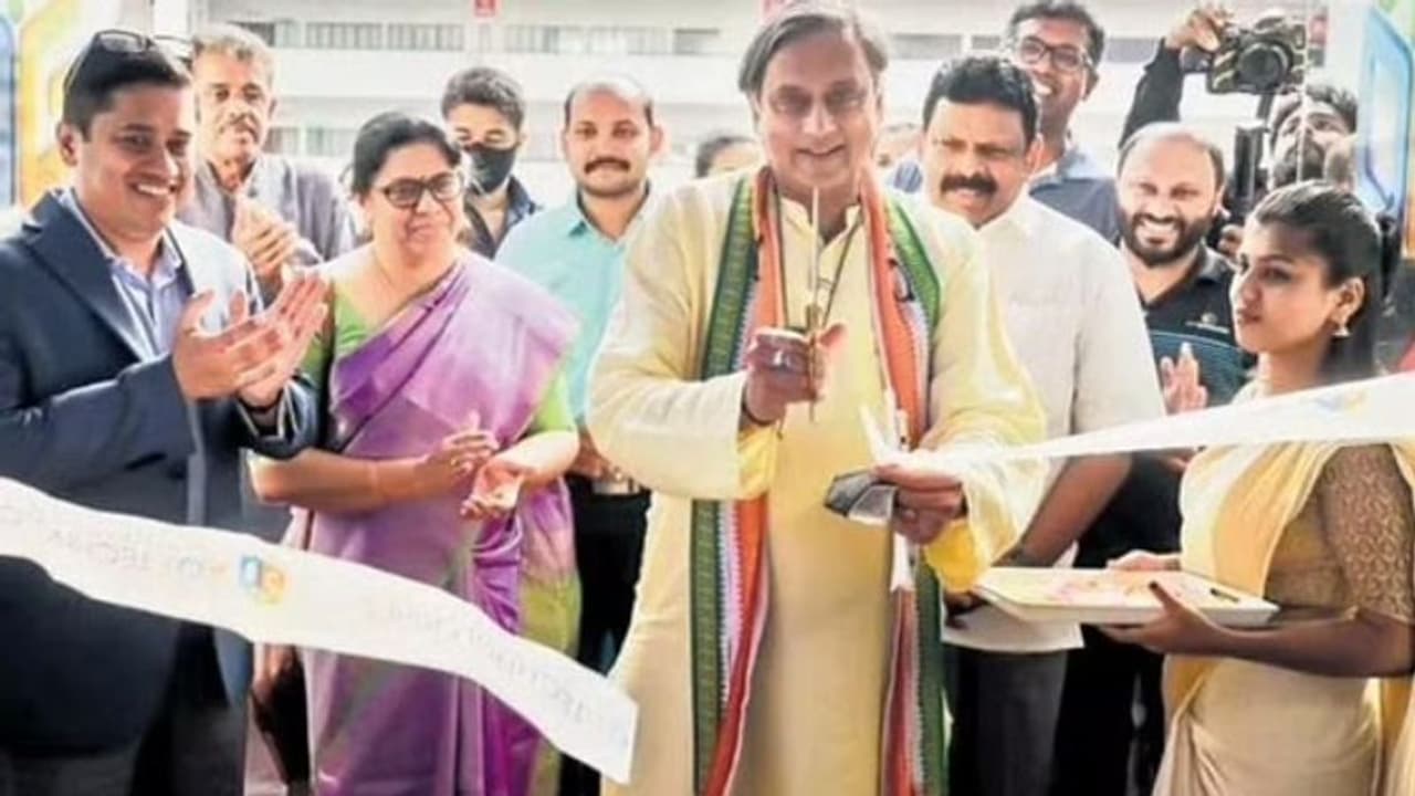 പുത്തൻ ഓഫീസ് കൾച്ചറുമായി ടെക്നോപാർക്കിൽ എഒടി ടെക്നോളജീസ്, ഉദ്ഘാടനം ചെയ്ത് ശശി തരൂർ പുത്തൻ ഓഫീസ് കൾച്ചറുമായി ടെക്നോപാർക്കിൽ എഒടി ടെക്നോളജീസ്, ഉദ്ഘാടനം ചെയ്ത് ശശി തരൂർ