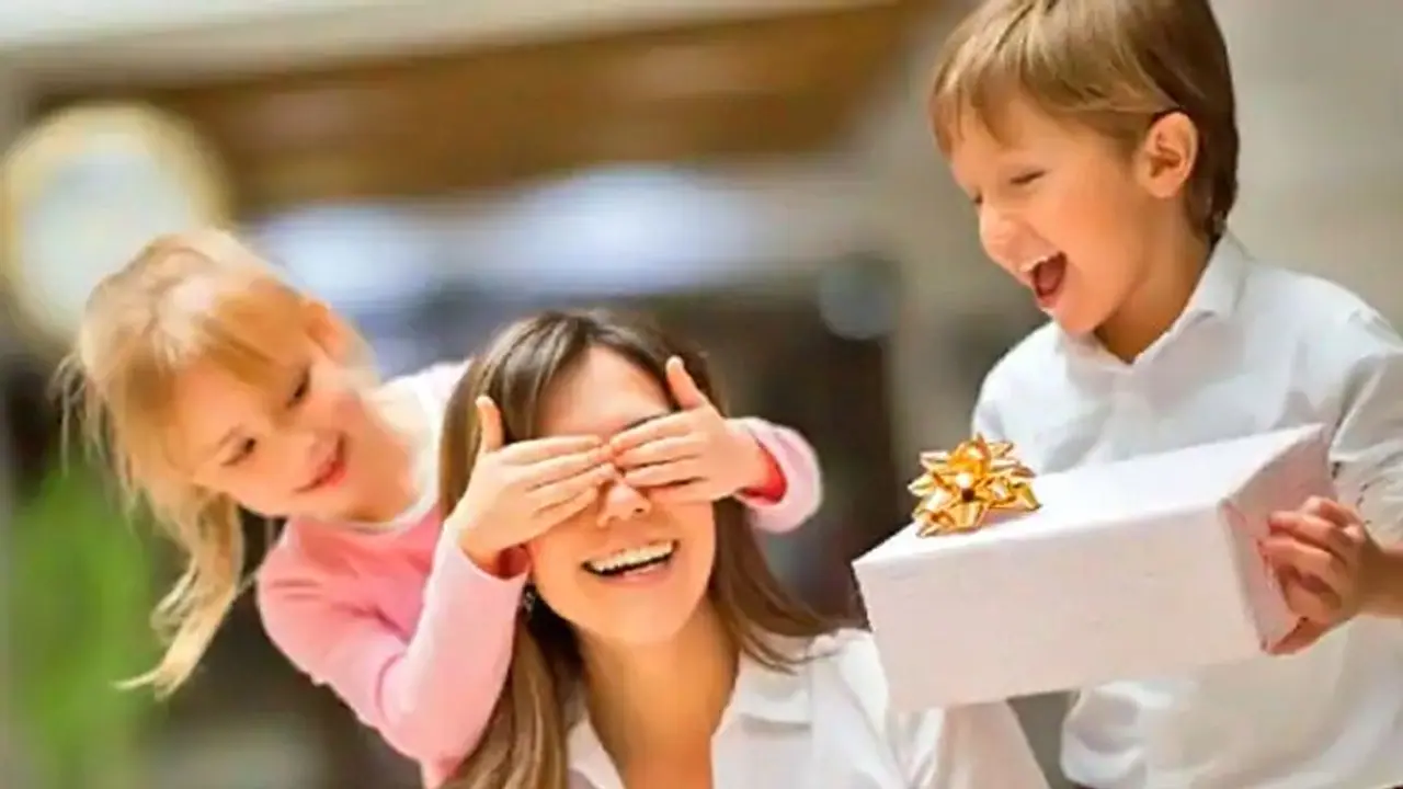 Mothers Day 2022: मई के दूसरे संडे को ही क्यों मनाते हैं मदर्स डे, 114 साल पहले ऐसे हुई शुरुआत 