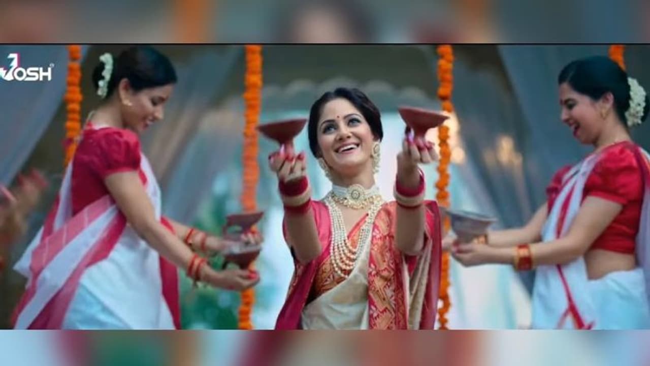 কিয়ারার সঙ্গে ব্রেকআপের পরেই চমক! সিদ্ধার্থ মালহোত্রার সঙ্গে জমিয়ে রোমান্স করছেন তৃণা সাহা