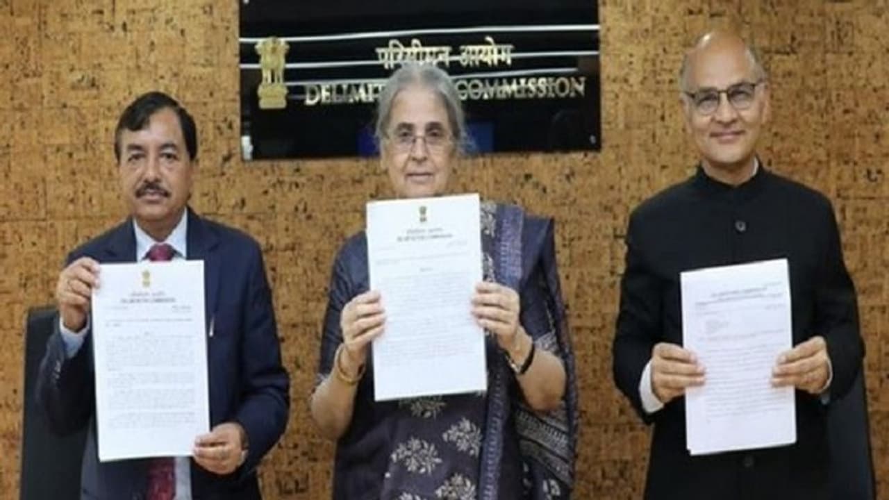 परिसीमन आयोग ने दी रिपोर्ट, J&K में चुनाव का रास्ता साफ, कश्मीरी पंडितों के लिए अतिरिक्त सीटों की सिफारिश