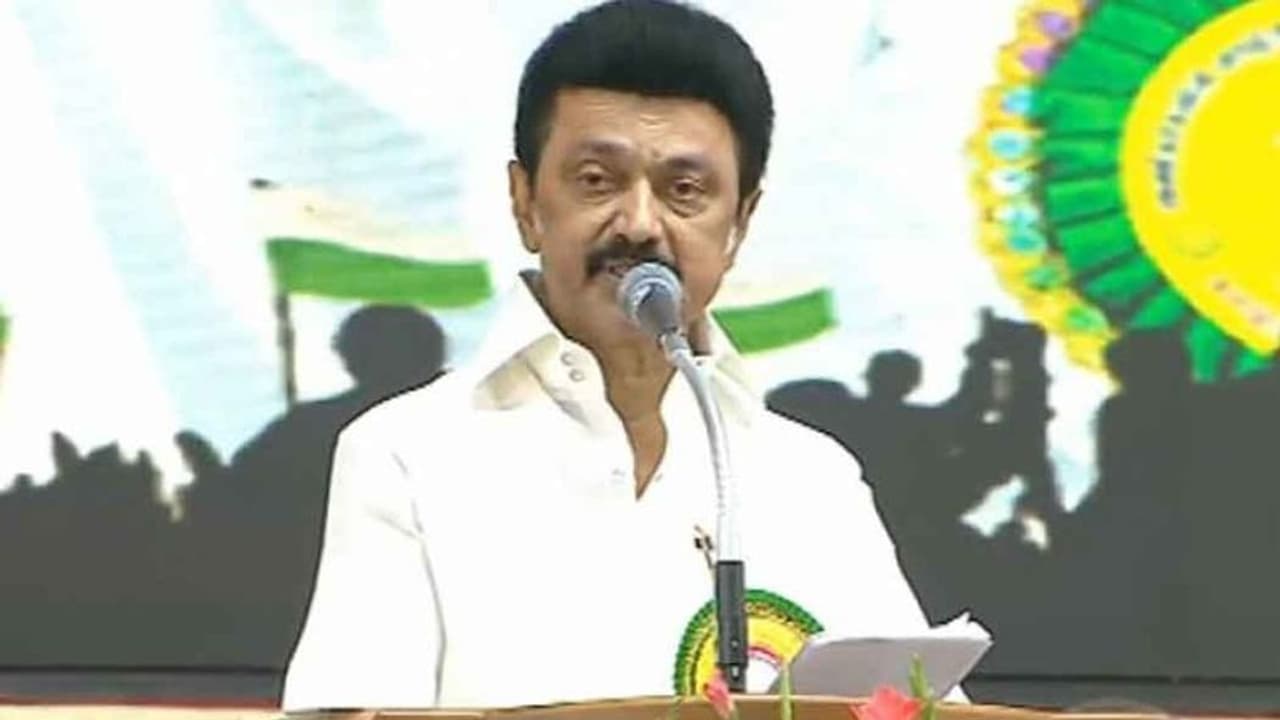 தமிழக வணிகர்களின் வயிற்றில் பாலை வார்த்த முதல்வர் மு.க.ஸ்டாலின்... அசத்தல் திட்டங்கள் அறிவிப்பு!! தமிழக வணிகர்களின் வயிற்றில் பாலை வார்த்த முதல்வர் மு.க.ஸ்டாலின்... அசத்தல் திட்டங்கள் அறிவிப்பு!!