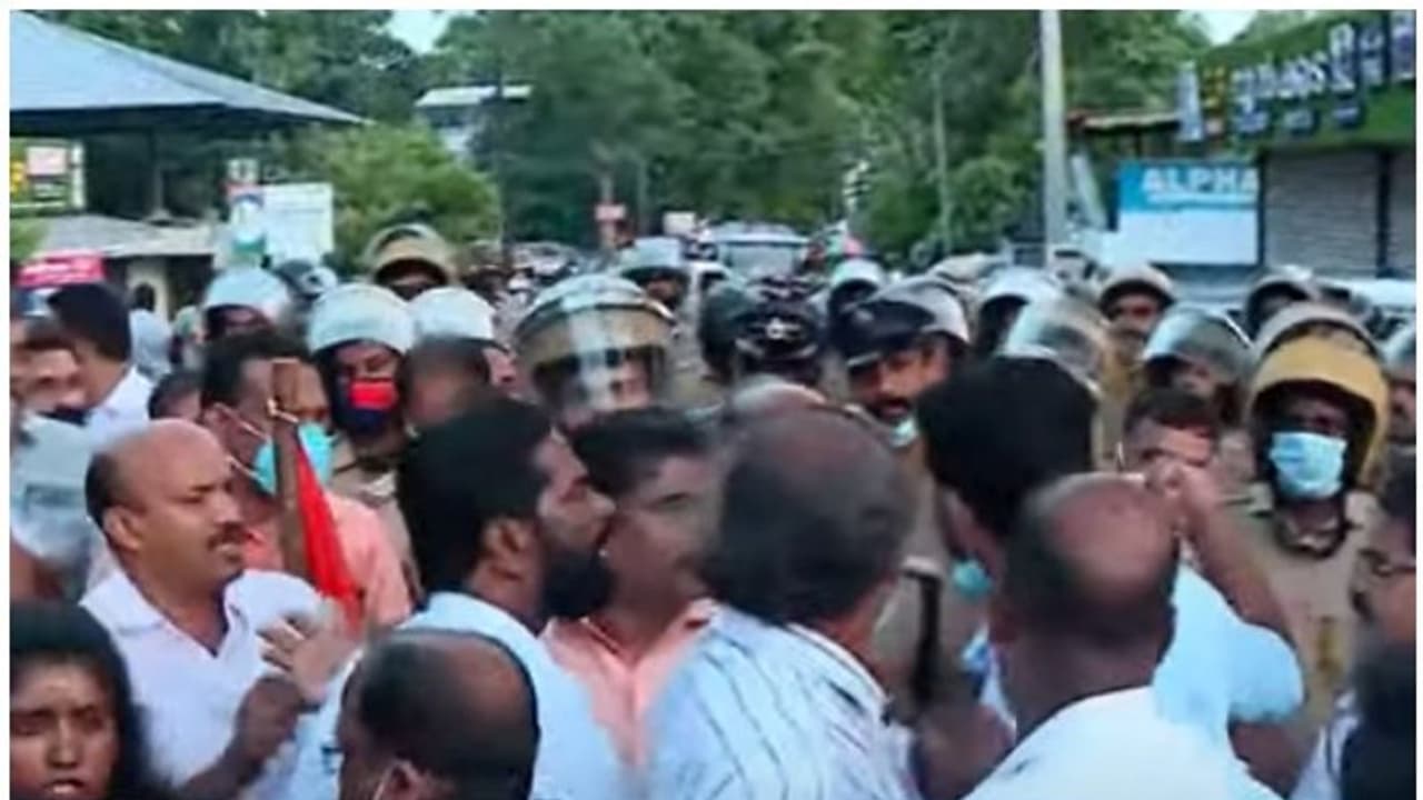 നൂറനാട്ടെ സിപിഐ കോൺഗ്രസ് സംഘർഷം; ജില്ലാ പബ്ളിക് പ്രോസിക്യൂട്ടർ അറസ്റ്റില്‍, 5 കോൺഗ്രസ് പ്രവർത്തകരും പിടിയില്‍