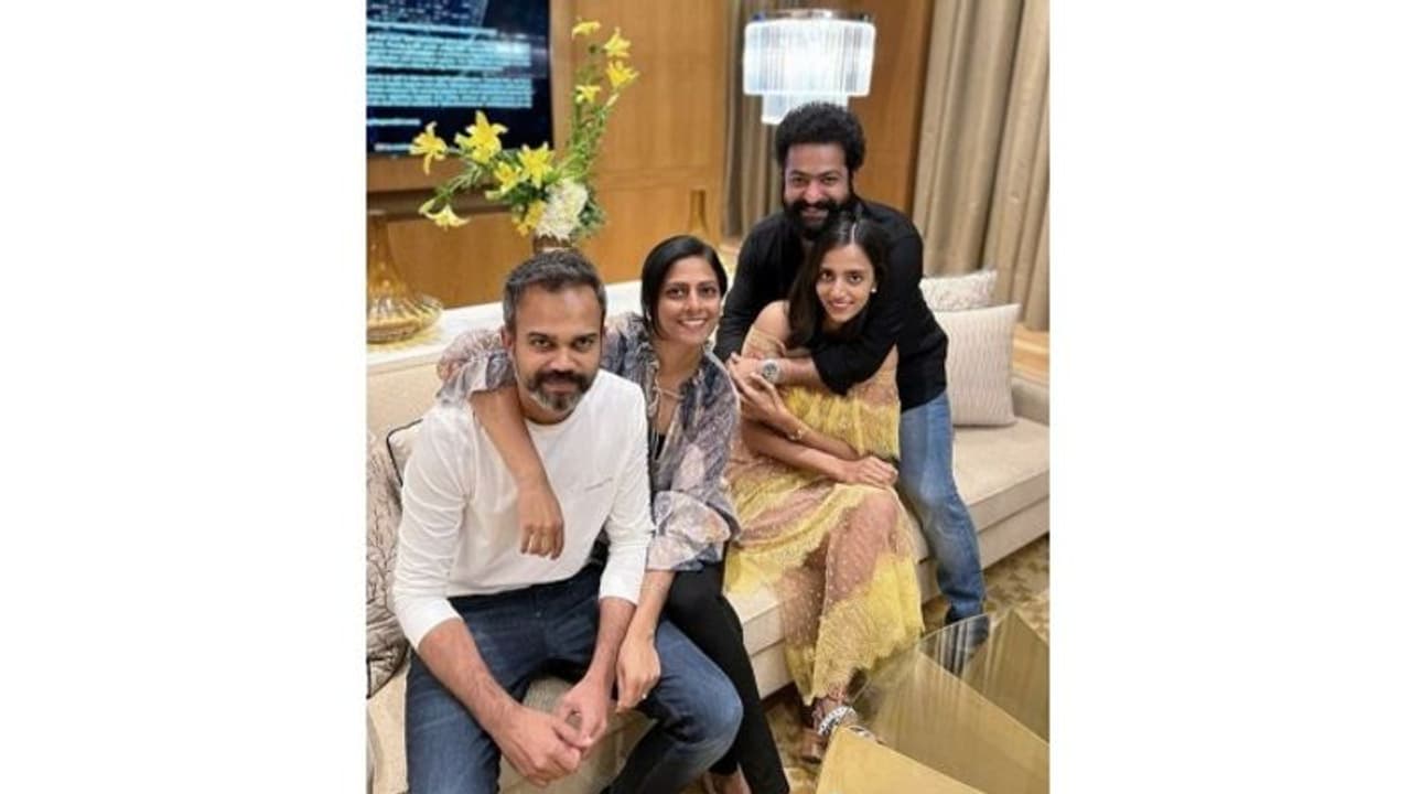 Ntr:కేజీఎఫ్ 2 డైరక్టర్ నీల్...ఎన్టీఆర్ తో కలిసి సెలబ్రేట్ చేసుకున్న వేళ... Ntr:కేజీఎఫ్ 2 డైరక్టర్ నీల్...ఎన్టీఆర్ తో కలిసి సెలబ్రేట్ చేసుకున్న వేళ...