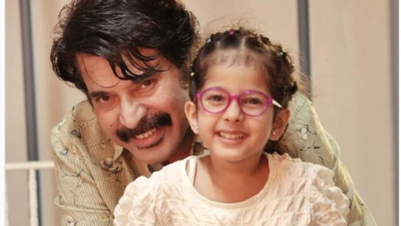 Mammootty : കൊച്ചു മകൾക്കൊപ്പം മാസായി 'മമ്മൂക്ക'; പ്രായം റിവേഴ്‌സ് ഗിയറിൽ ആണോന്ന് ആരാധകർ