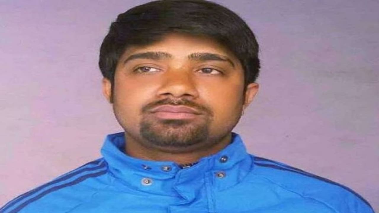 मुरादाबाद: पुलिस कस्टडी से फरार हुआ हिस्ट्रीशीटर फहीम एटीएम, जानिए पूरी कुंडली मुरादाबाद: पुलिस कस्टडी से फरार हुआ हिस्ट्रीशीटर फहीम एटीएम, जानिए पूरी कुंडली