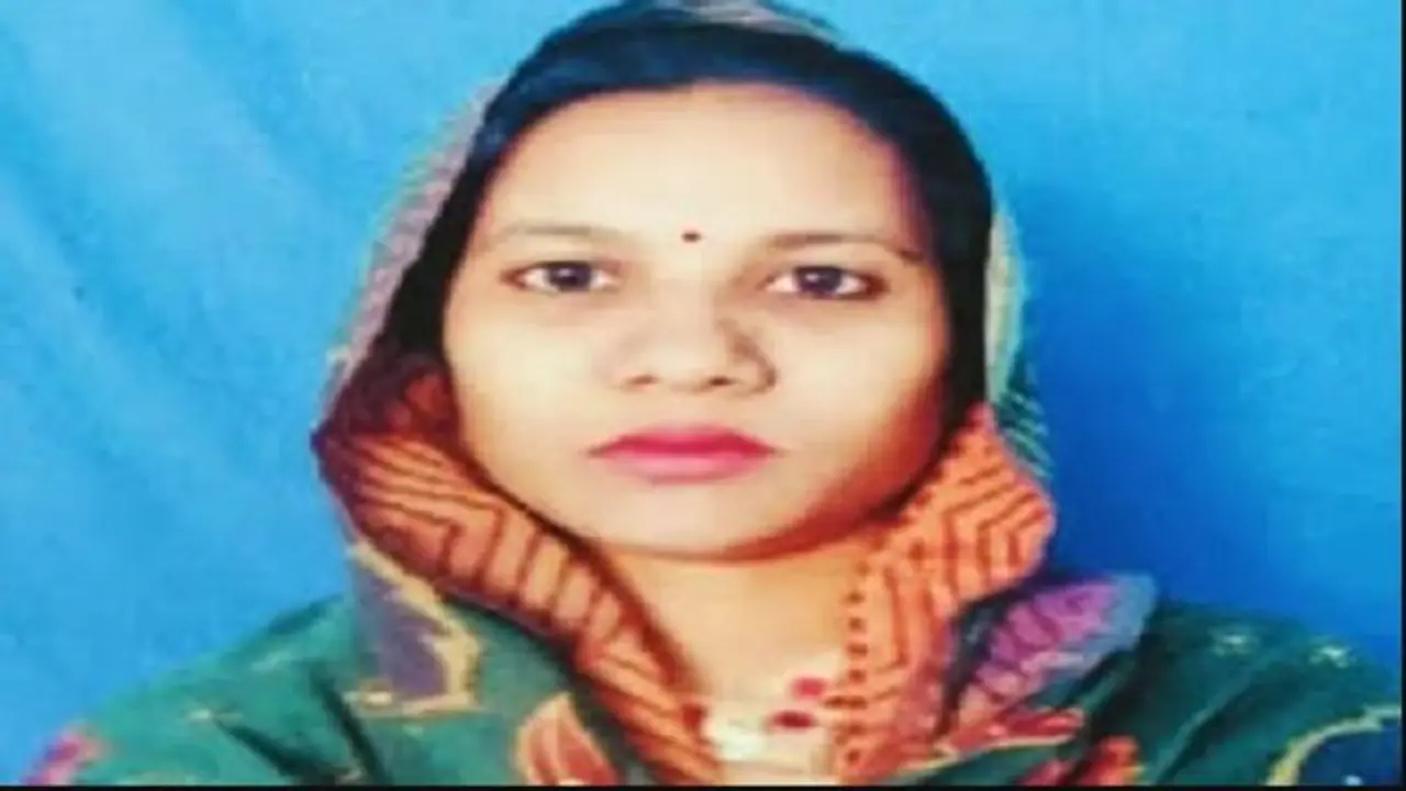 मामूली विवाद के बाद प्रेमी ने बिस्तर पर ही कुल्हाड़ी से काटी प्रेमिका की गर्दन, पड़ोसियों ने किया बड़ा खुलासा मामूली विवाद के बाद प्रेमी ने बिस्तर पर ही कुल्हाड़ी से काटी प्रेमिका की गर्दन, पड़ोसियों ने किया बड़ा खुलासा