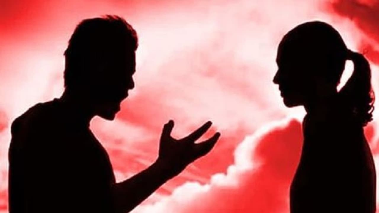 पति के गूंगेपन के तानों से तंग आकर पत्नी ने उठाया ये कदम, चौंकाने वाली वजह आई सामने पति के गूंगेपन के तानों से तंग आकर पत्नी ने उठाया ये कदम, चौंकाने वाली वजह आई सामने