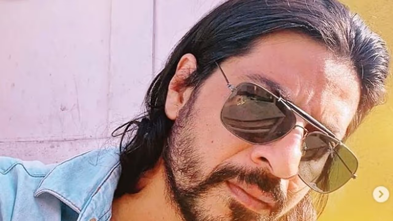 'ये तो गोविंदा किलो और सनी देओल टनों के भाव करता है', शाहरुख खान को प्रोड्यूसर ने देखते ही कर दिया था रिजेक्ट 'ये तो गोविंदा किलो और सनी देओल टनों के भाव करता है', शाहरुख खान को प्रोड्यूसर ने देखते ही कर दिया था रिजेक्ट