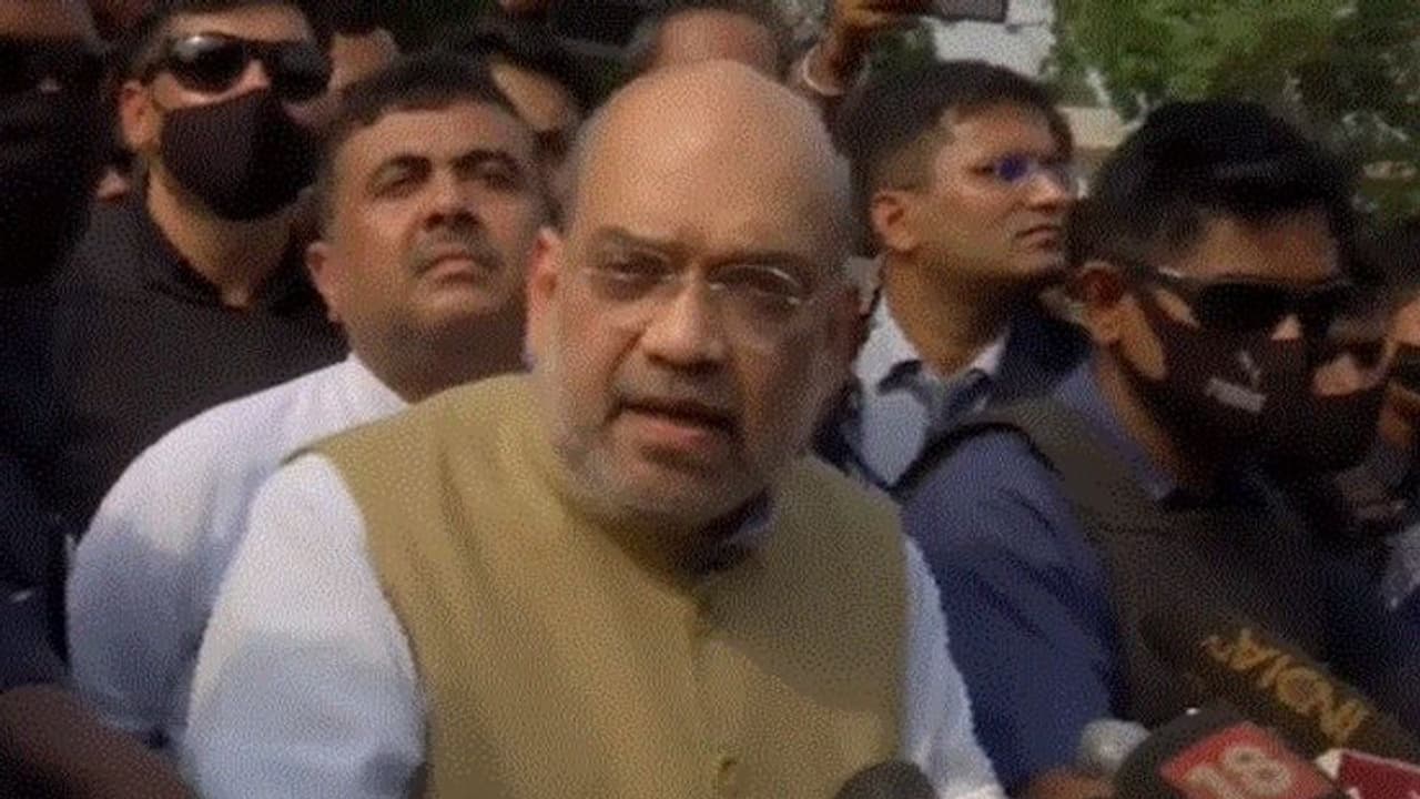 ಬಂಗಾಳ ಭೇಟಿ ವೇಳೆ ಬಿಜೆಪಿ ಕಾರ್ಯಕರ್ತನ ನಿಗೂಢ ಸಾವು: ಅಮಿತ್ ಶಾ ಕಿಡಿ ಬಂಗಾಳ ಭೇಟಿ ವೇಳೆ ಬಿಜೆಪಿ ಕಾರ್ಯಕರ್ತನ ನಿಗೂಢ ಸಾವು: ಅಮಿತ್ ಶಾ ಕಿಡಿ